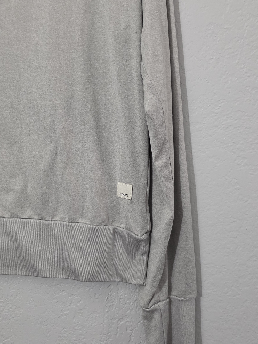 Vuori Daydream Crew Long Sleeve Activewear Top Light Heather Gray Womens Medium - Picture 4 of 8